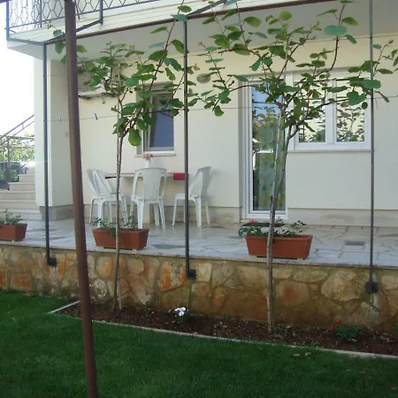 Apartment Mirta Pula Exterior photo
