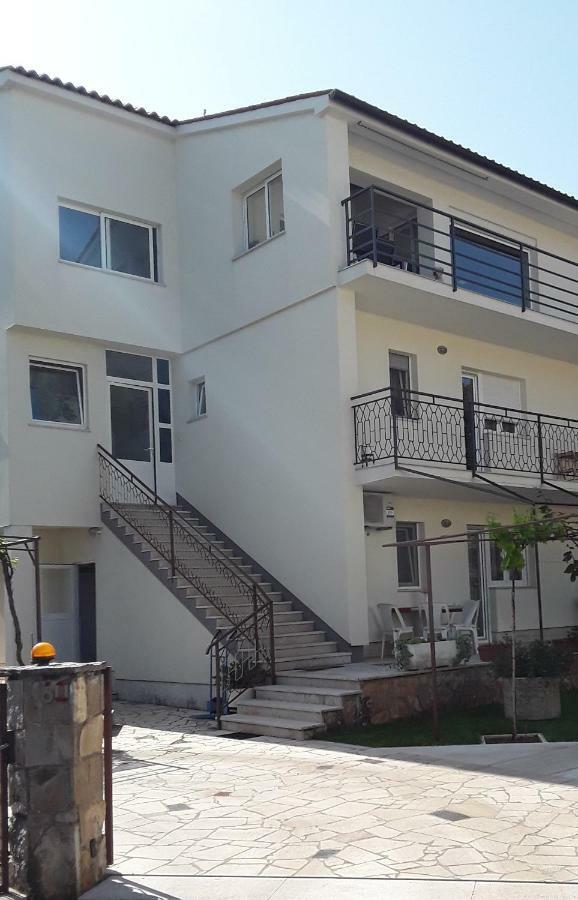 Mirta Apartment *